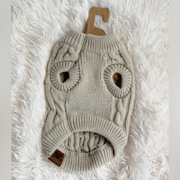 C.C Pet Cable Knit Sweater Size L (20-26 lbs) - Picture 2 of 10